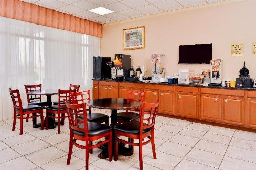 Econo Lodge Baton Rouge image 1
