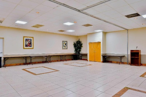 Econo Lodge Baton Rouge image 14