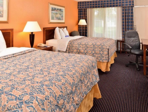 Econo Lodge Baton Rouge image 24