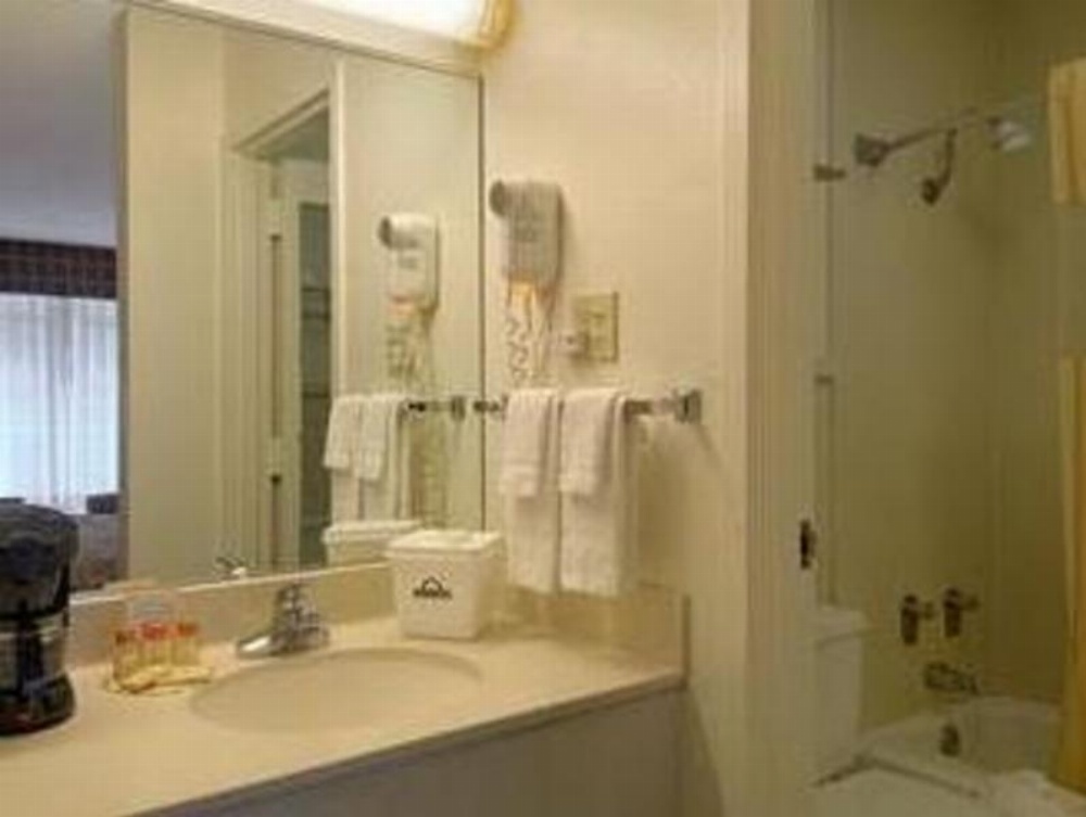 Econo Lodge Baton Rouge Main image